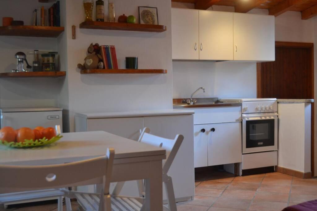 Como Lakeside Cottage - Lakefront Private Garden With Private Access To The Lake Onno Exteriér fotografie